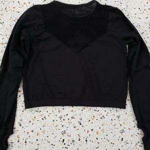 Long sleeve cropped shirt